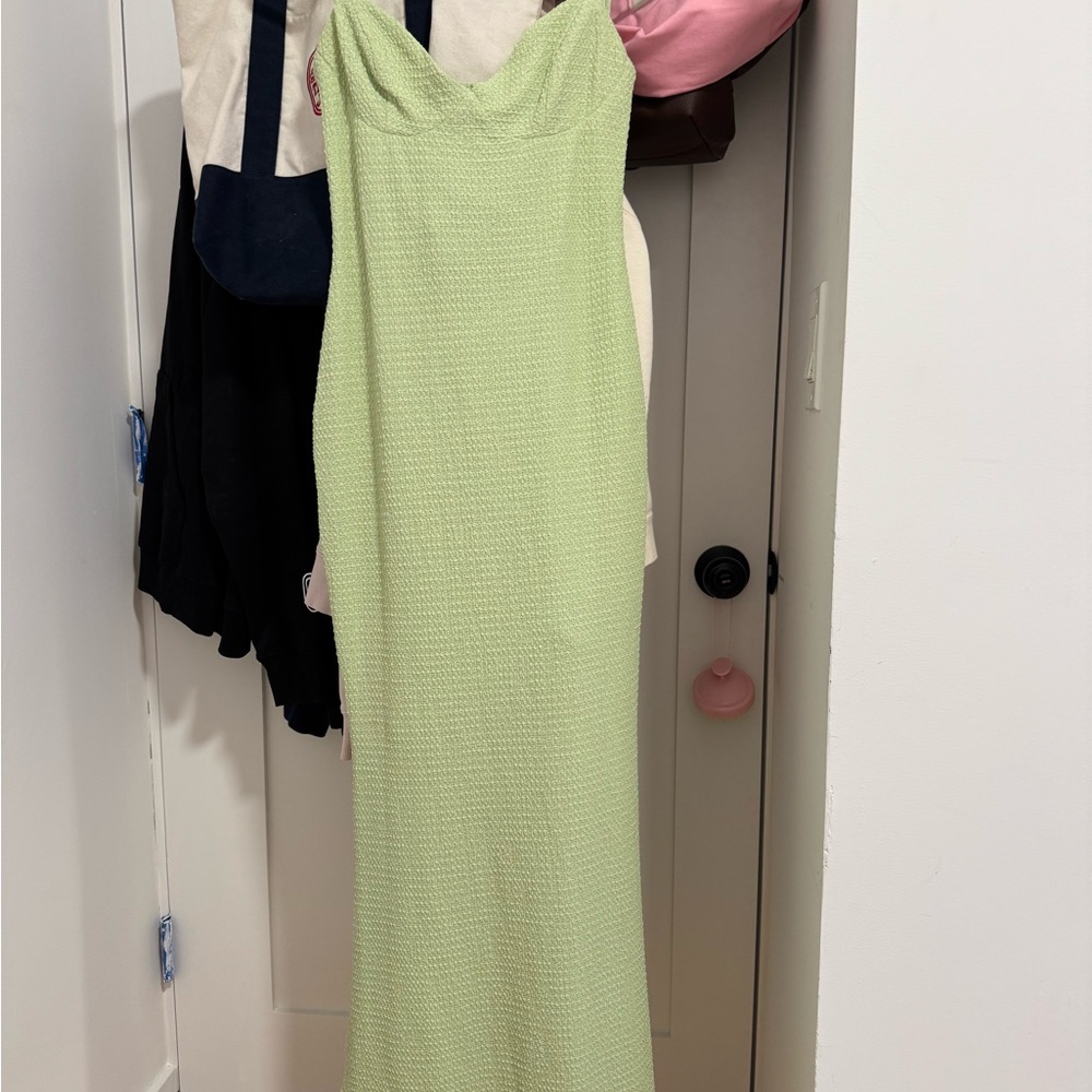 Selfie Leslie Lennox Elastic Back Bodycon dress Sage - Picture 3 of 4